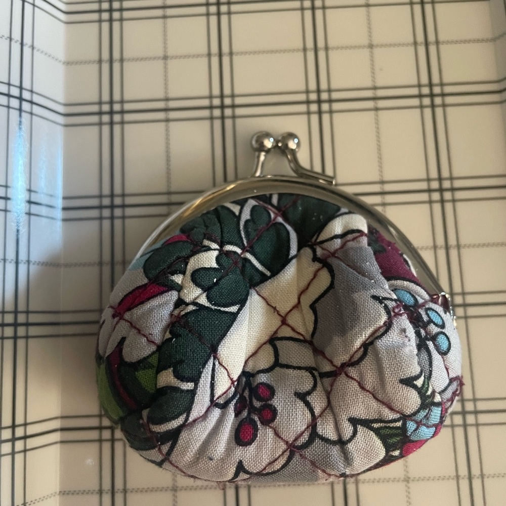 Vera Bradley mini kisslock coin purse in Bordeaux Blooms pattern